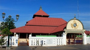 Belajar Ngaji di masjid-gede-kauman-terletak-di-sebelah-barat-alun-alun-utara-yogyakarta3